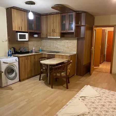 Manolov Apartment Warna